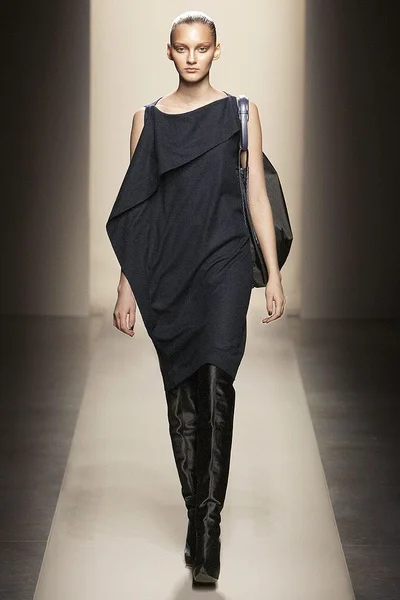 Look 15